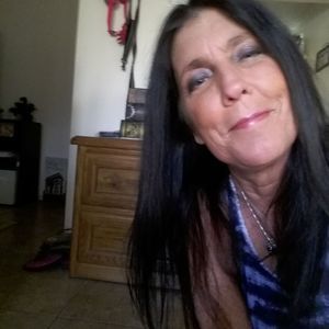 Meet your Posher, Lori mae